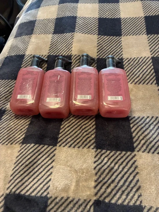 Bath & Body Works Pink Revitalizing Hand Soap - Champagne Apple (4) - Picture 4 of 4